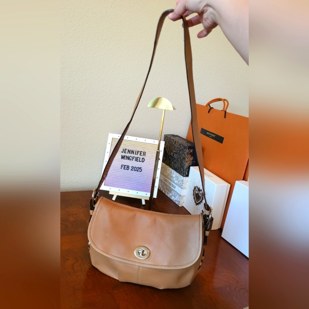 GUC Coach Legacy Flap Duffle Tan Leather Shoulder Bag 15170